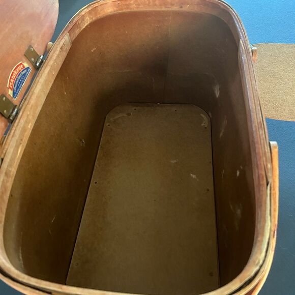 Vintage Wicker Picnic Basket - Picture 4 of 8